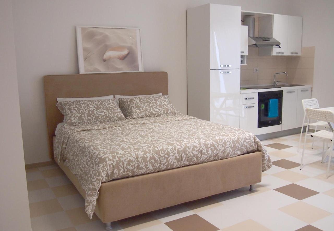 Le Rose Beach & Suites Appartamenti Fronte Mare A Villarosa 마르틴시쿠로 외부 사진