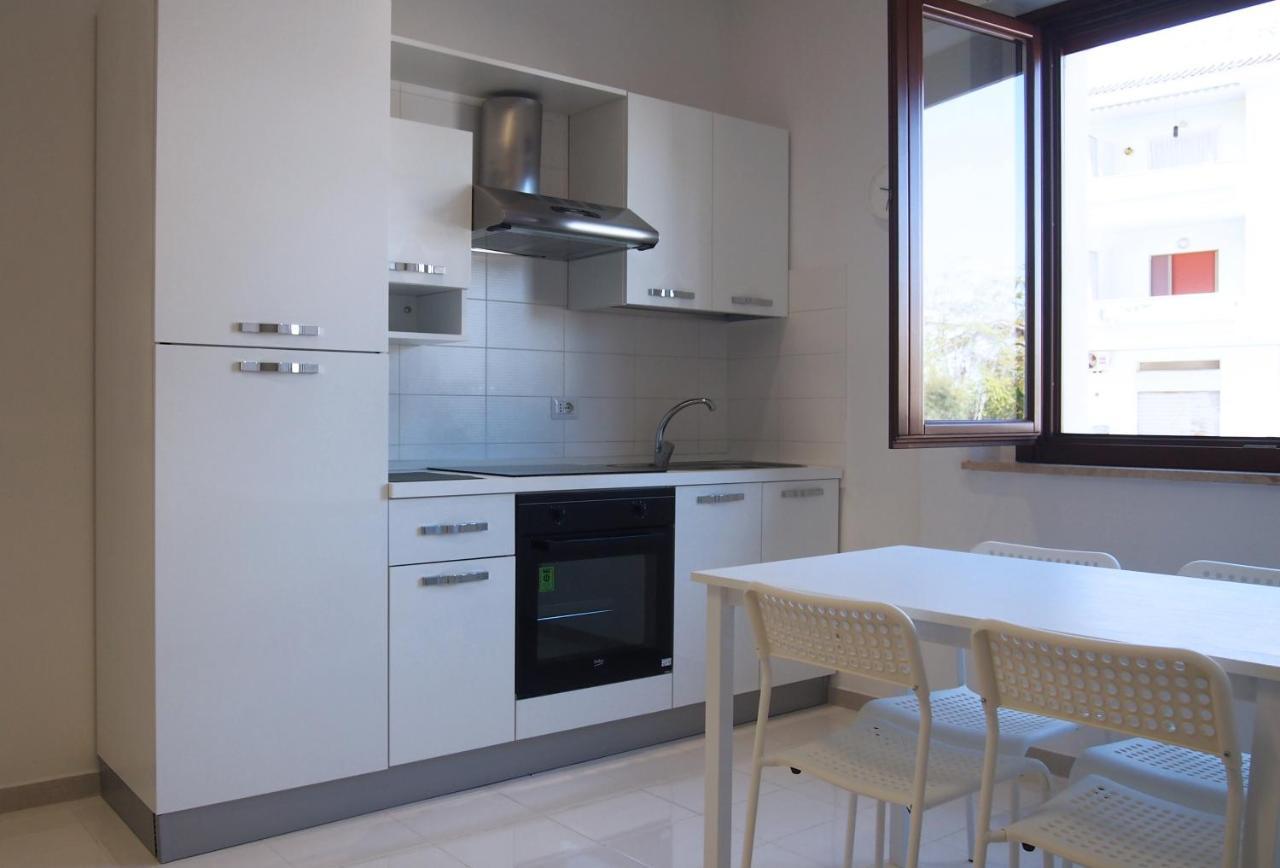 Le Rose Beach & Suites Appartamenti Fronte Mare A Villarosa 마르틴시쿠로 외부 사진