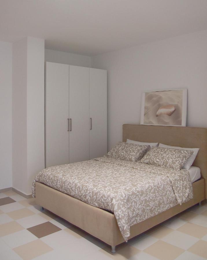 Le Rose Beach & Suites Appartamenti Fronte Mare A Villarosa 마르틴시쿠로 외부 사진